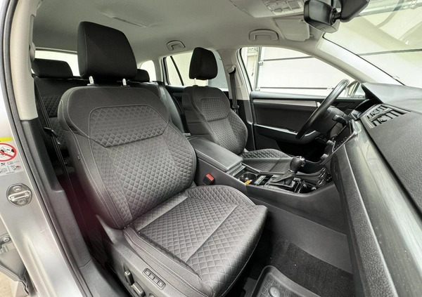 Skoda Superb cena 59900 przebieg: 230000, rok produkcji 2019 z Gliwice małe 742